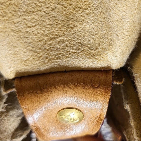 Authentic Louis Vuitton Looping GM - Picture 16 of 16